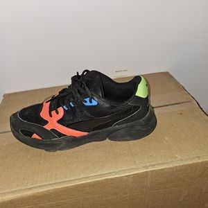 Size 10 puma shoes